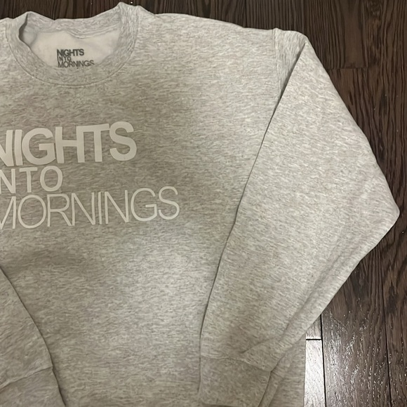 Electric Island - Nights into Mornings sweater - Picture 4 of 8